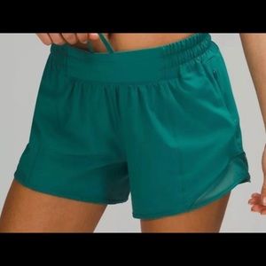 Lululemon Hotty Hot 4” Shorts